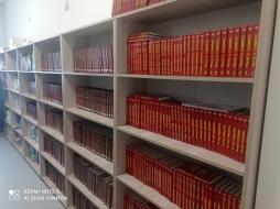 Школьная библиотека предоставляет информацию, имеющую фундаментальное значение для успешной деятельности обучающихся в современном мире, который строится на информации и на знаниях. Школьная библиотека предоставляет обучающимся возможность непрерывного самообразования. Приоритетная задача школьной библиотеки: предоставление возможности каждому ребенку общения с книгой, а также возможность выбора литературы из широчайшего спектра.